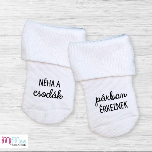 Néha a csodák párban érkeznek - ikres baba bejelentő zoknik