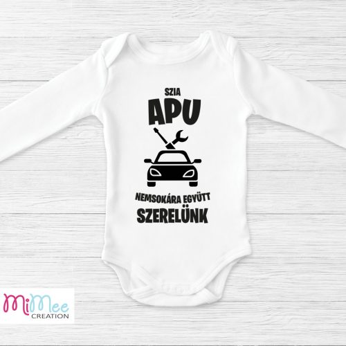 Baba bejelentő body autoszerelő apukának