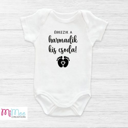 Kis csoda érkezik - egyedi feliratos baba bejelentő body