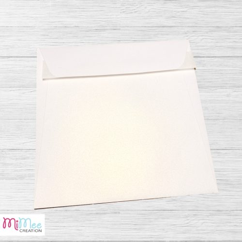 Fehér négyzetes metálos gyöngy színű boríték