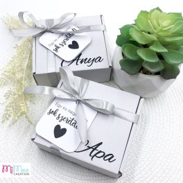 Névre szóló ajándék doboz, ajándék kísérő kártyák